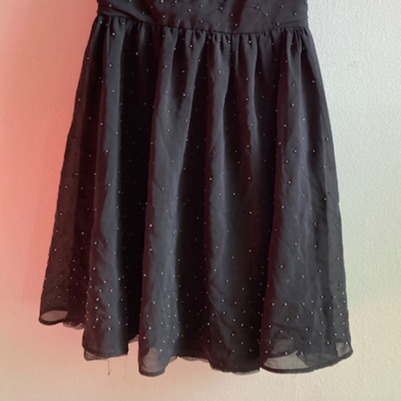 Guess Tutu Black Dress w a Sweetheart Neckline w bead details - Picture 2 of 4